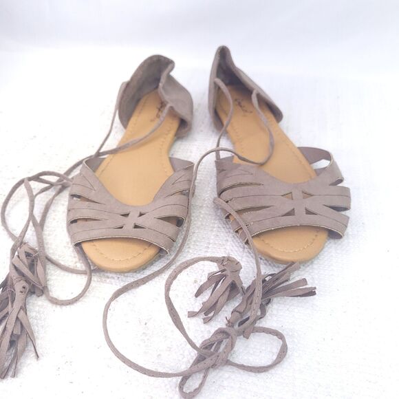 Qupid Sandals Gladiator Lace Up Strappy Flats Peep Toe Shoes Womens Size 7.5 - Picture 2 of 6